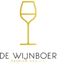Logo van de wijnboer. Het logo bestaat uit een gouden lijntekening van een glas wijn, met onderaan in strakke zwarte letters De Wijnboer, daaronder staat in gouden letters: Premium Quality.